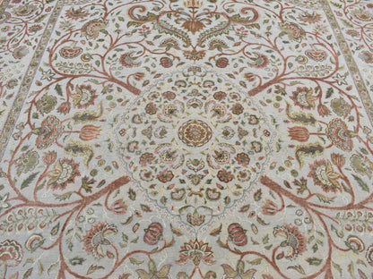 Transitional hand-knotted wool/silk rug in Gray & Mojave Desert, 10'1" x 13'9" — SKU O080915 (view 8)