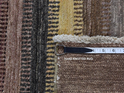 Brown 5'4" x 7'8" Modern / Contemporary Hand knotted Wool/Silk Rug - Sku: O080940