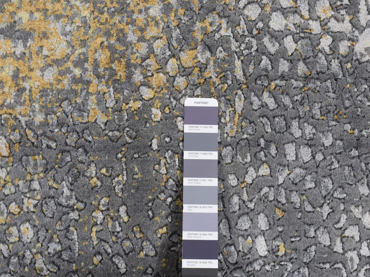 Transitional hand-knotted wool/pure silk rug in Gray, 5'2" x 7' — SKU O080962 (view 5)