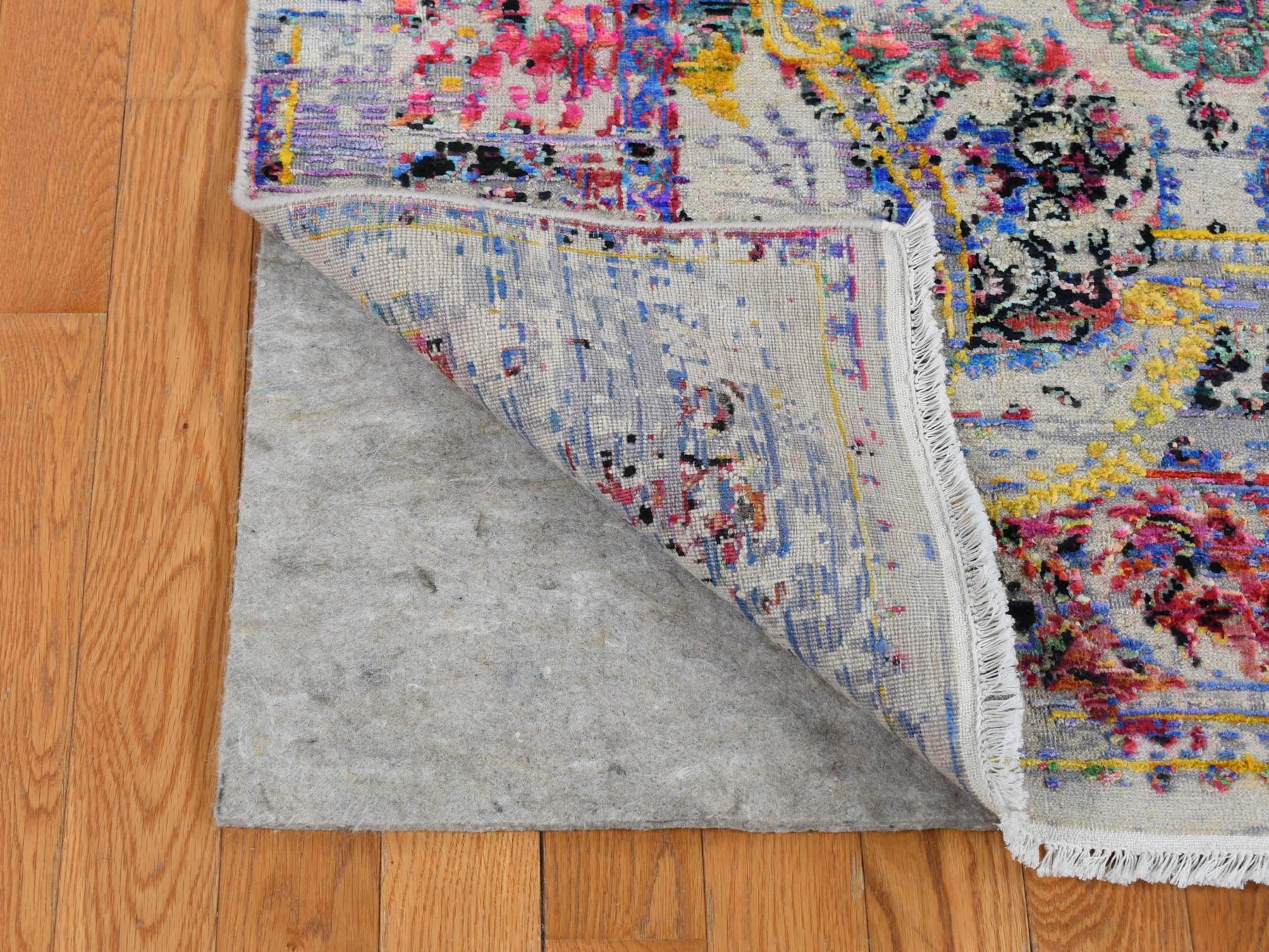 Modern / Contemporary hand-knotted wool/silk rug in Gray, 6' x 9'1" — SKU O080965 (view 3)