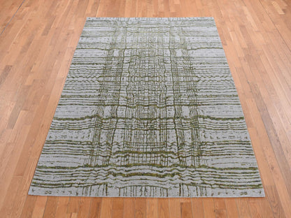Modern / Contemporary hand-knotted wool/silk rug in Gray, 6' x 8'9" — SKU O080968 (view 2)