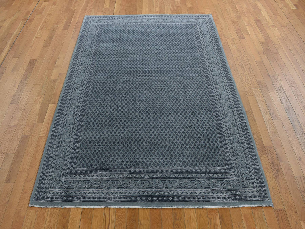 Sarouk Fine Oriental hand-knotted wool/silk rug in Gray, 6' x 9' — SKU O080974 (view 2)
