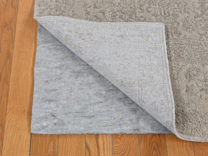 Modern / Contemporary hand-knotted wool/art silk rug in Gray, 5'9" x 9' — SKU O080977 (view 4)