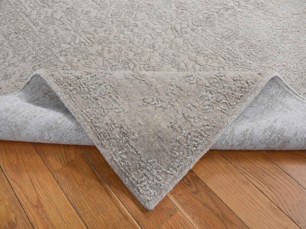 Modern / Contemporary hand-knotted wool/art silk rug in Gray, 5'9" x 9' — SKU O080977 (view 5)