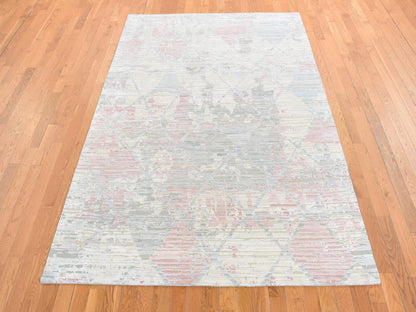 Ivory 5'9" x 9'3" Modern and Contemporary Hand knotted Wool/Silk Rug - Sku: O080986