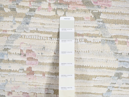 Modern / Contemporary hand-knotted wool/silk rug in Ivory, 5'9" x 9'3" — SKU O080986 (view 7)