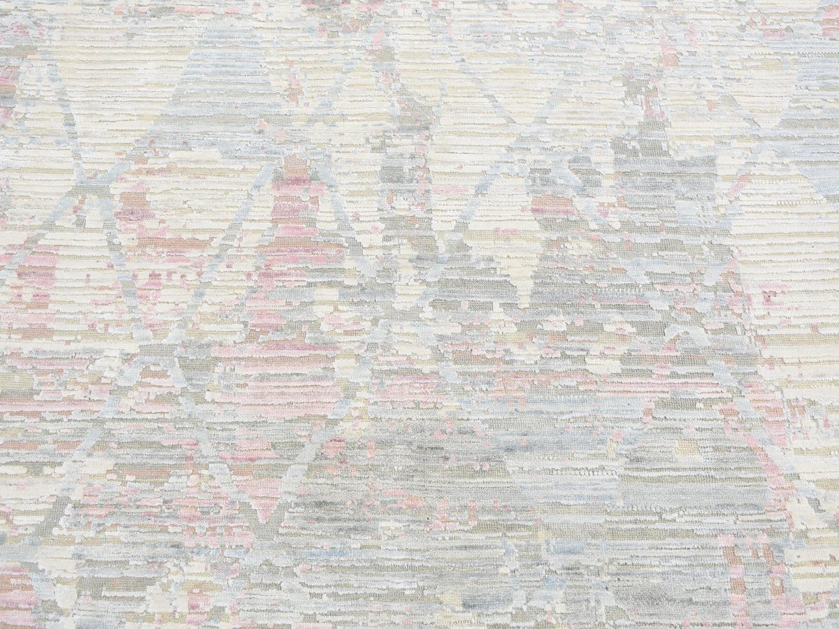 Modern / Contemporary hand-knotted wool/silk rug in Ivory, 5'9" x 9'3" — SKU O080986 (view 8)