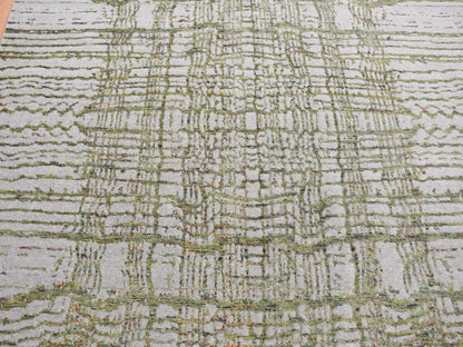 Modern / Contemporary hand-knotted wool/silk rug in Gray, 6' x 8'9" — SKU O080988 (view 8)