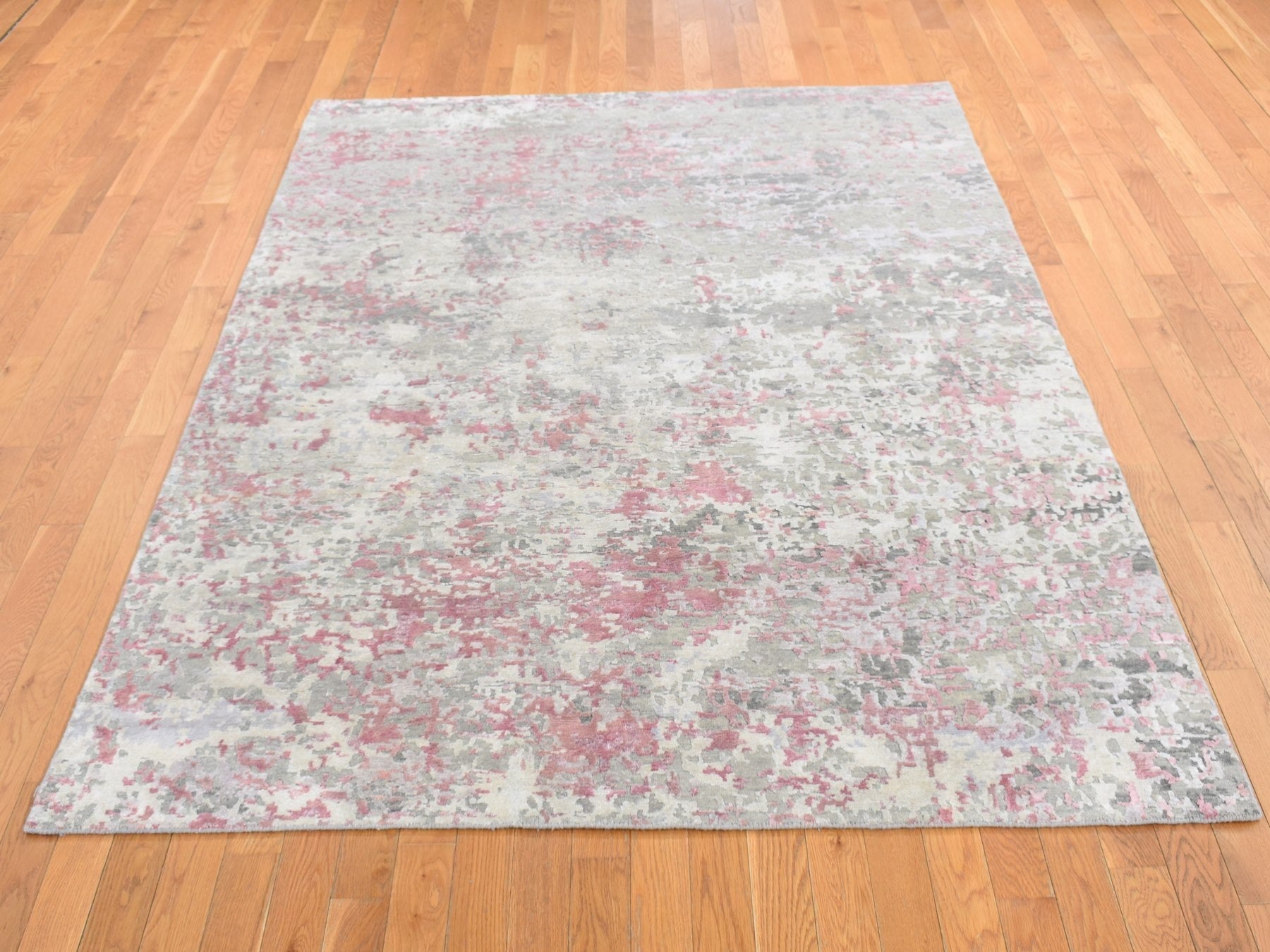 Modern / Contemporary hand-knotted wool/silk rug in Pink, 5'10" x 8'9" — SKU O080989 (view 2)