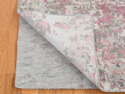 Modern / Contemporary hand-knotted wool/silk rug in Pink, 5'10" x 8'9" — SKU O080989 (view 4)