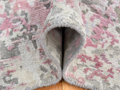 Modern / Contemporary hand-knotted wool/silk rug in Pink, 5'10" x 8'9" — SKU O080989 (view 6)