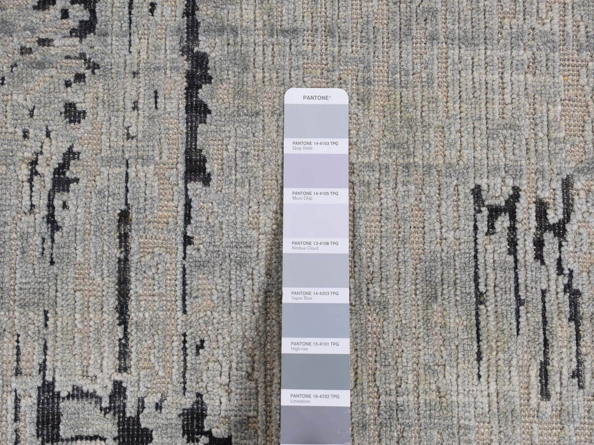 Modern / Contemporary hand-knotted wool/silk rug in Gray, 6' x 9' — SKU O080994 (view 7)