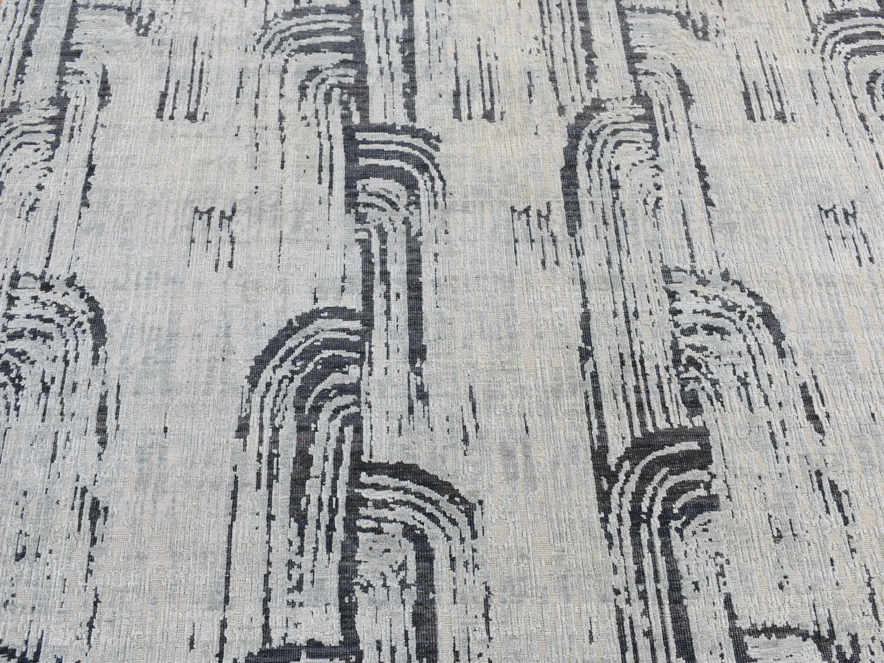 Modern / Contemporary hand-knotted wool/silk rug in Gray, 6' x 9' — SKU O080994 (view 8)
