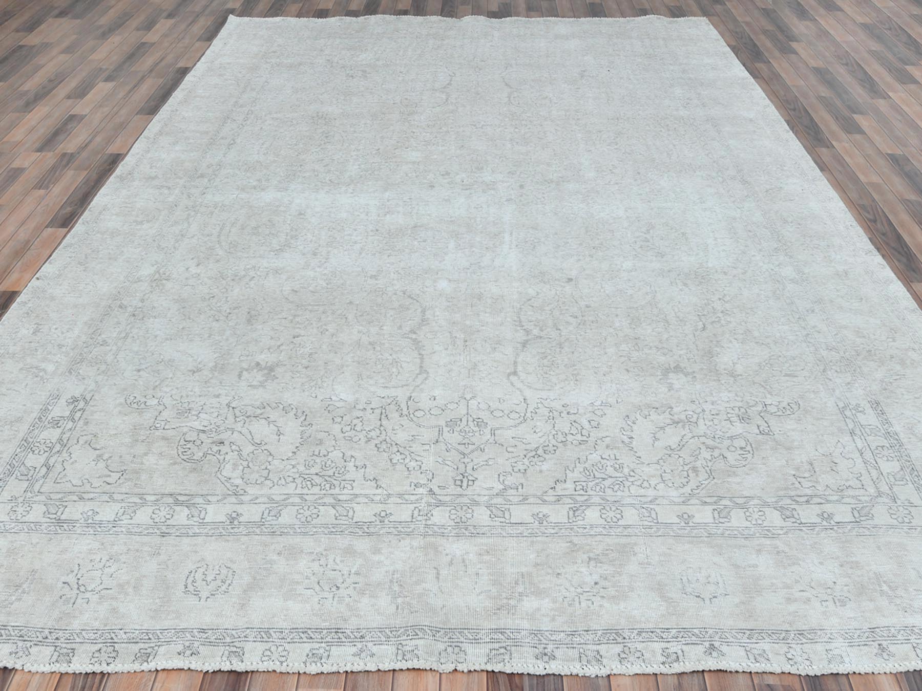 Tabriz Vintage hand-knotted worn wool rug in Beige, 9'7" x 13'2" — SKU O081125 (view 2)