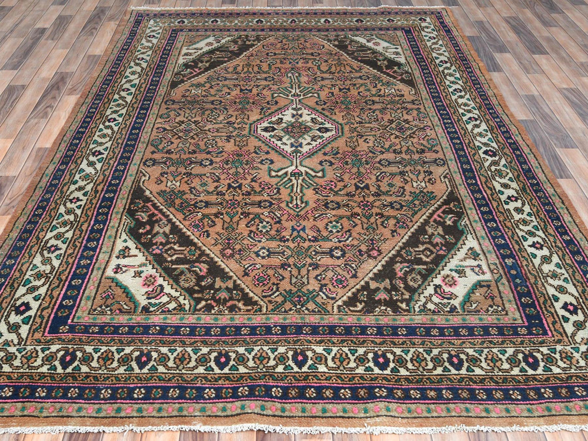 Hamadan Vintage hand-knotted worn wool rug in Orange & Ivory, 6'8" x 10'3" — SKU O081195 (view 3)