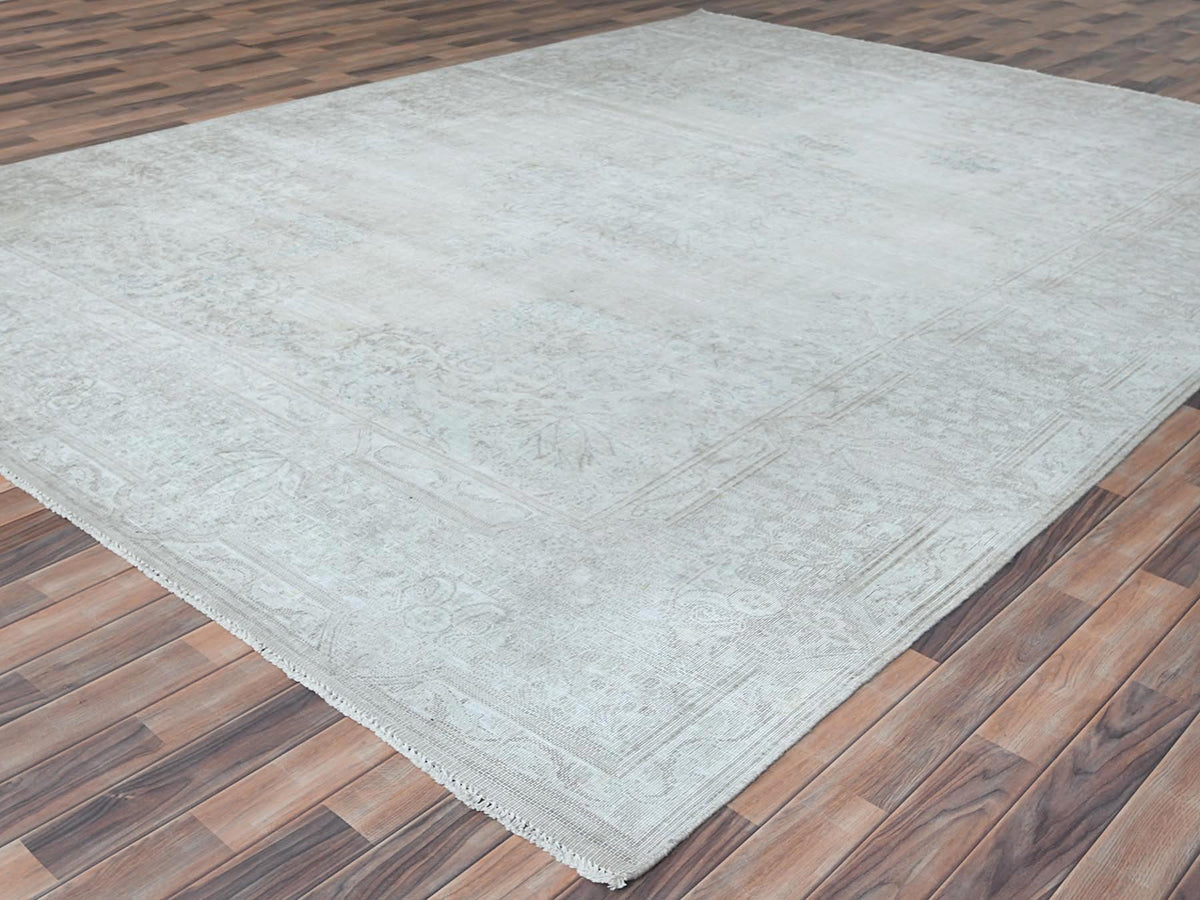 Kerman Vintage hand-knotted worn wool rug in Ivory & Beige, 9'7" x 12'6" — SKU O081247 (view 3)