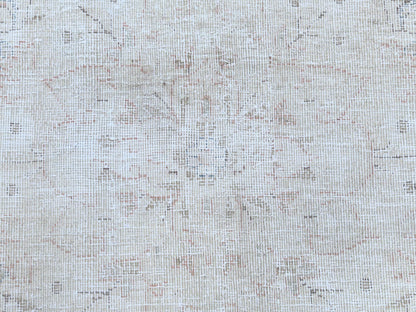 Kerman Vintage hand-knotted worn wool rug in Pink & Navy Blue, 9'4" x 13'1" — SKU O081251 (view 8)