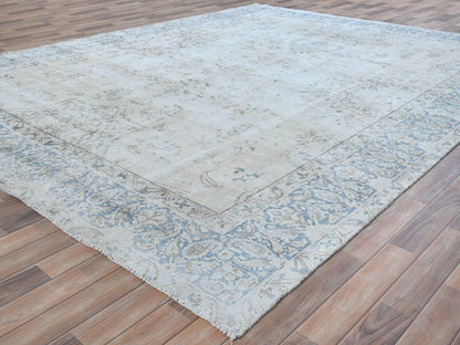 Kerman Vintage hand-knotted worn wool rug in Ivory & Denim Blue, 9'6" x 12'6" — SKU O081259 (view 3)