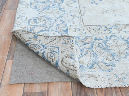 Kerman Vintage hand-knotted worn wool rug in Ivory & Denim Blue, 9'6" x 12'6" — SKU O081259 (view 4)