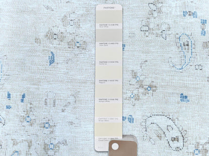 Kerman Vintage hand-knotted worn wool rug in Ivory & Denim Blue, 9'6" x 12'6" — SKU O081259 (view 7)
