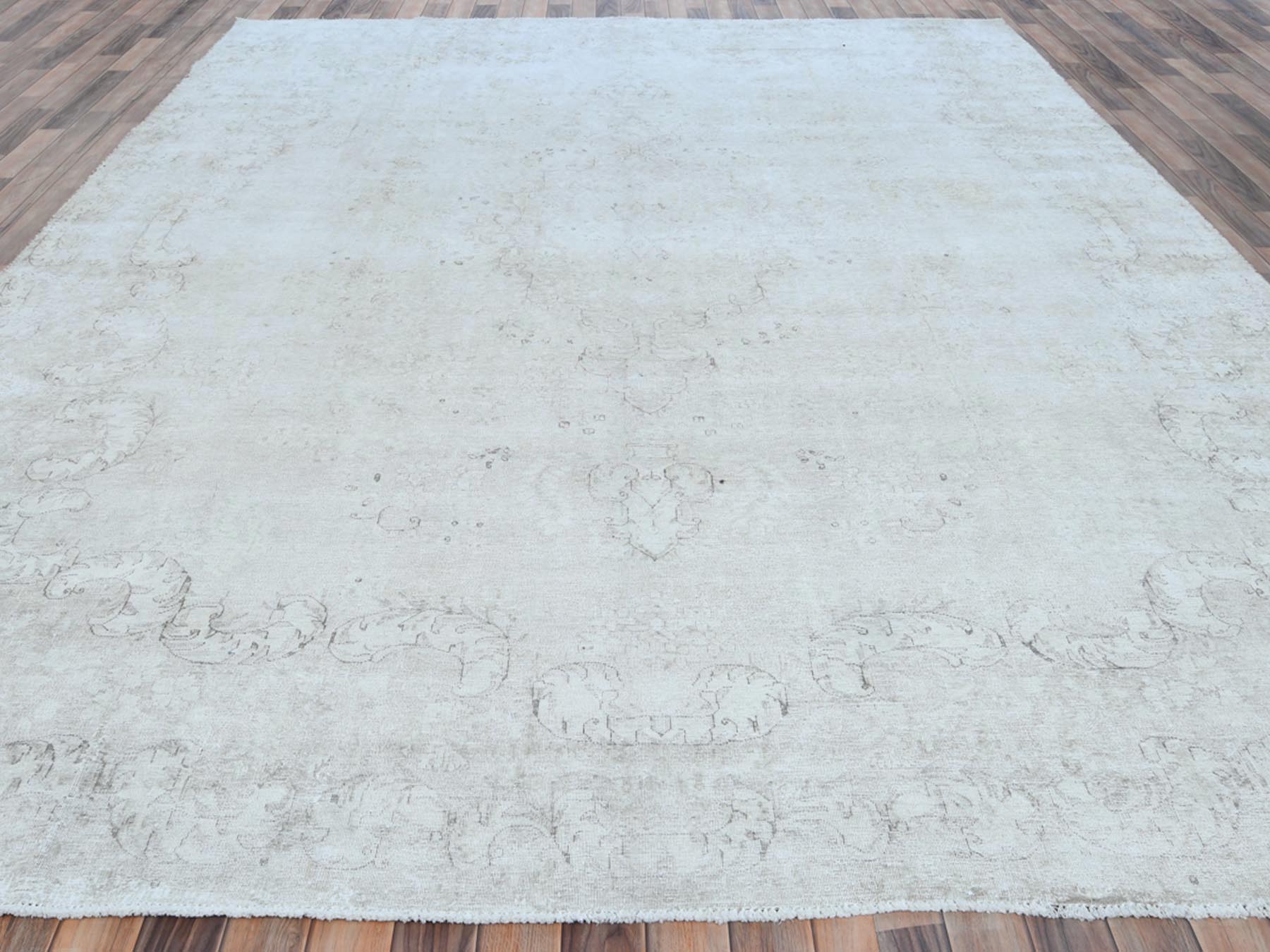 Kerman Vintage hand-knotted worn wool rug in Ivory, 9'8" x 12'5" — SKU O081261 (view 2)