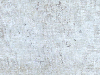 Kerman Vintage hand-knotted worn wool rug in Ivory, 9'8" x 12'5" — SKU O081261 (view 8)