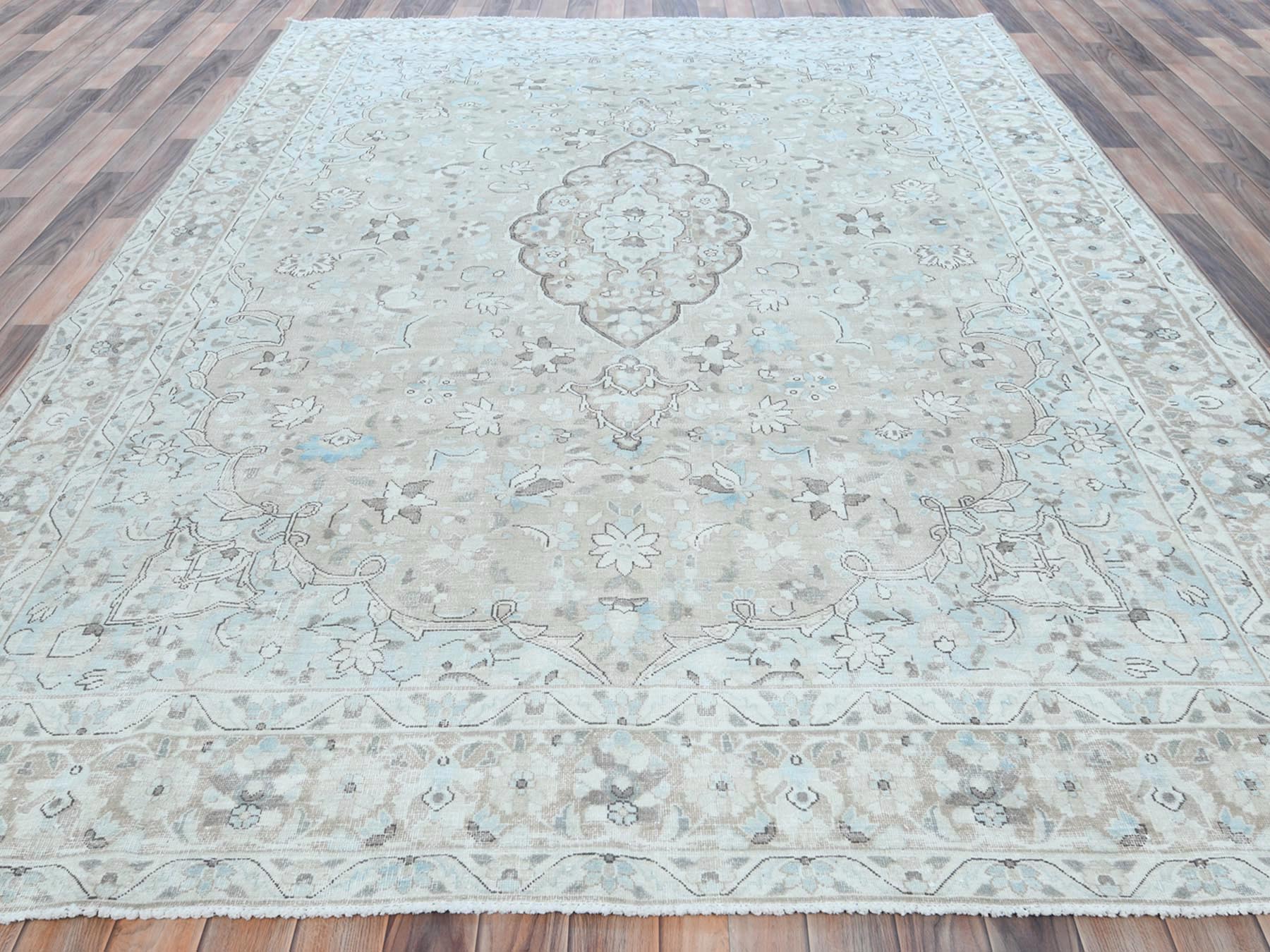 Kerman Vintage hand-knotted worn wool rug in Beige, 7'6" x 10'10" — SKU O081267 (view 2)