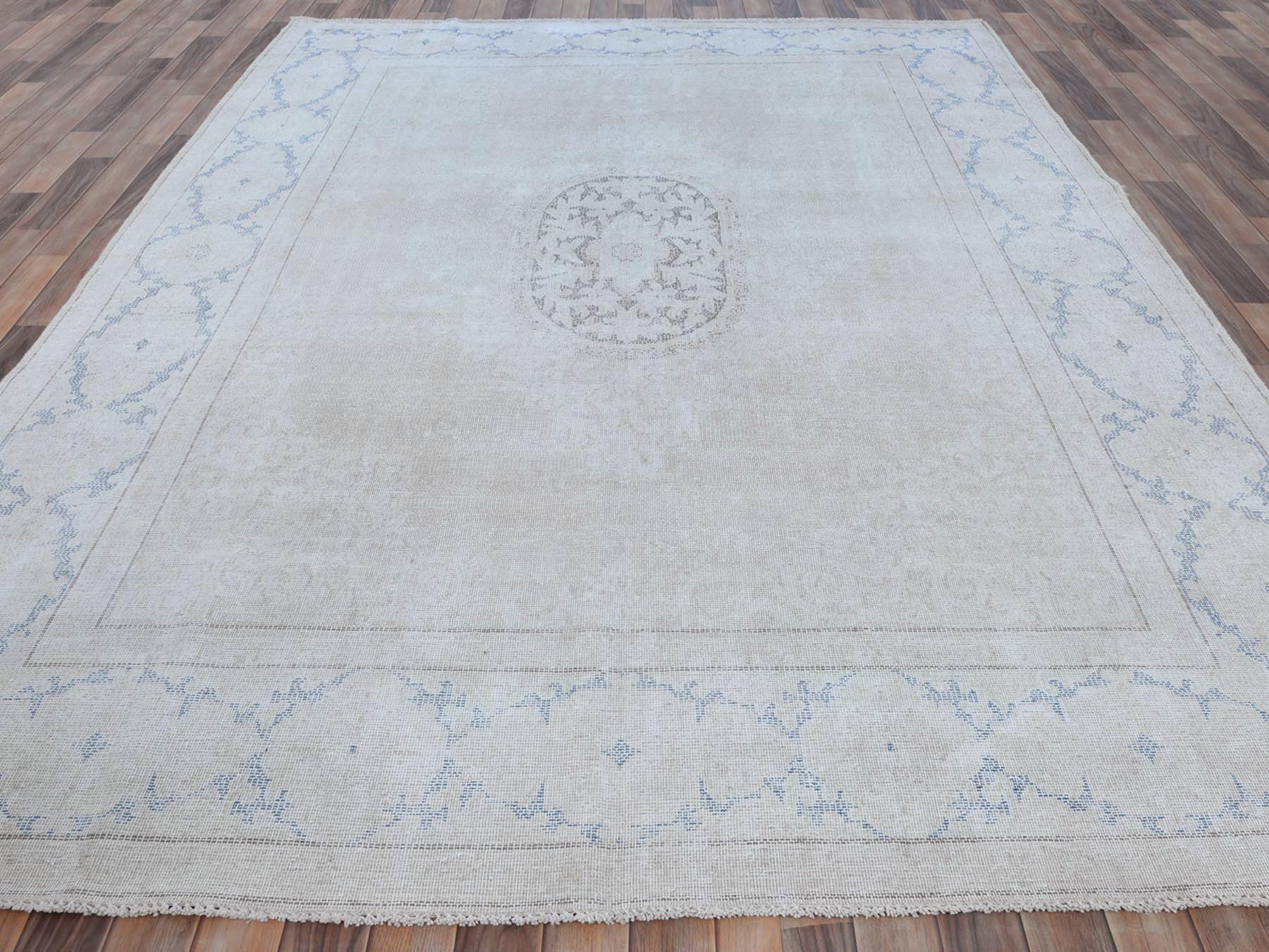 Kerman Vintage hand-knotted worn wool rug in Beige & Navy Blue, 7'9" x 10'7" — SKU O081268 (view 2)