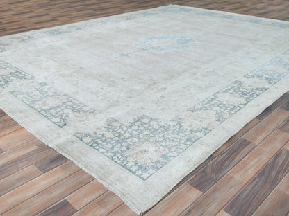 Kerman Vintage hand-knotted worn wool rug in Ivory & Navy Blue, 9'5" x 12'6" — SKU O081609 (view 3)