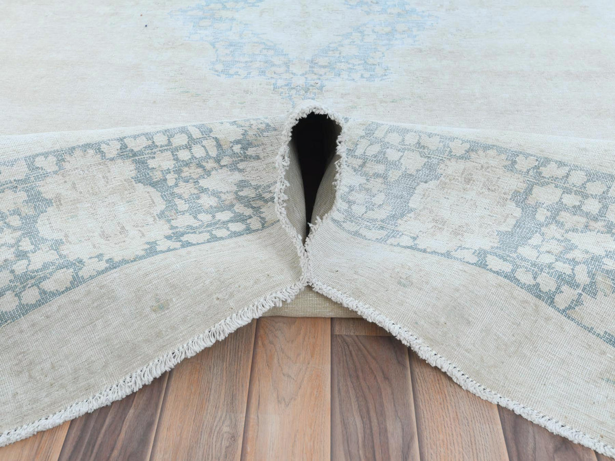 Kerman Vintage hand-knotted worn wool rug in Ivory & Navy Blue, 9'5" x 12'6" — SKU O081609 (view 5)