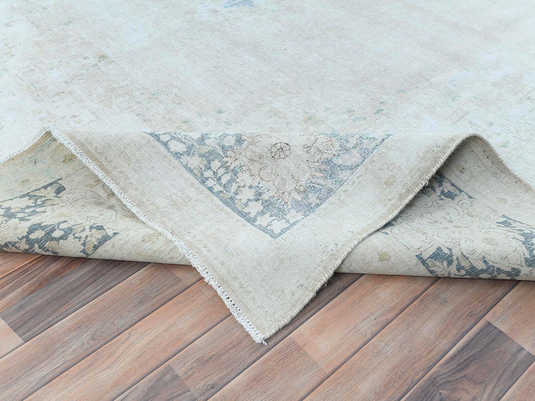 Kerman Vintage hand-knotted worn wool rug in Ivory & Navy Blue, 9'5" x 12'6" — SKU O081609 (view 6)