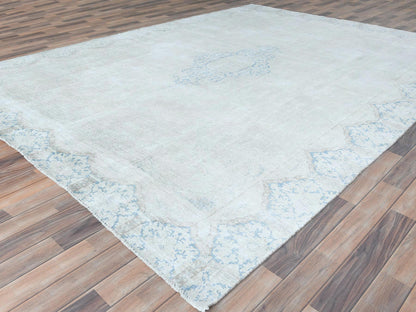Kerman Vintage hand-knotted worn wool rug in Ivory, 8'8" x 11'8" — SKU O081610 (view 3)