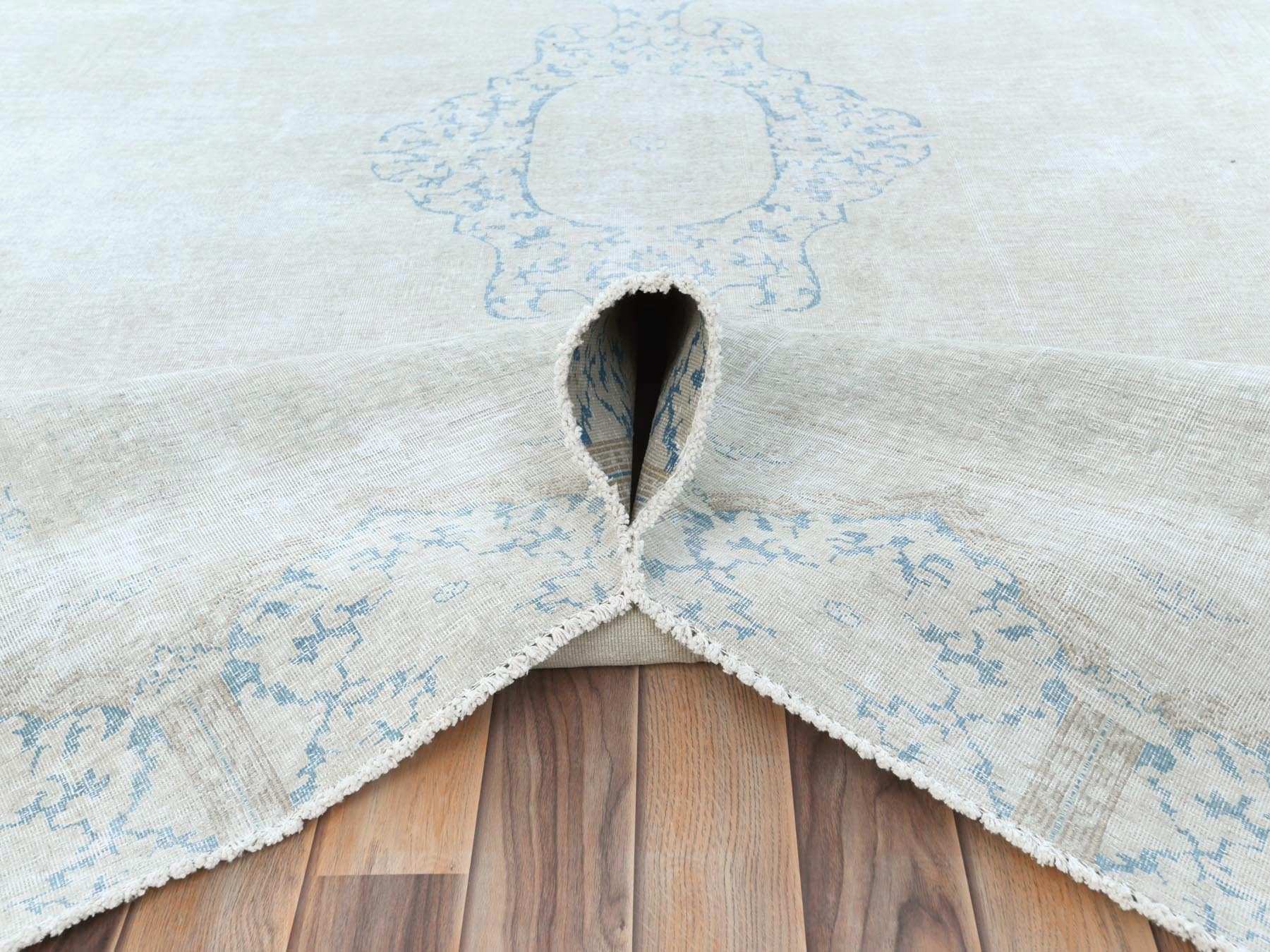 Kerman Vintage hand-knotted worn wool rug in Ivory, 8'8" x 11'8" — SKU O081610 (view 5)