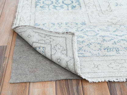 Kerman Vintage hand-knotted worn wool rug in Ivory & Denim Blue, 9'6" x 12'9" — SKU O081611 (view 4)