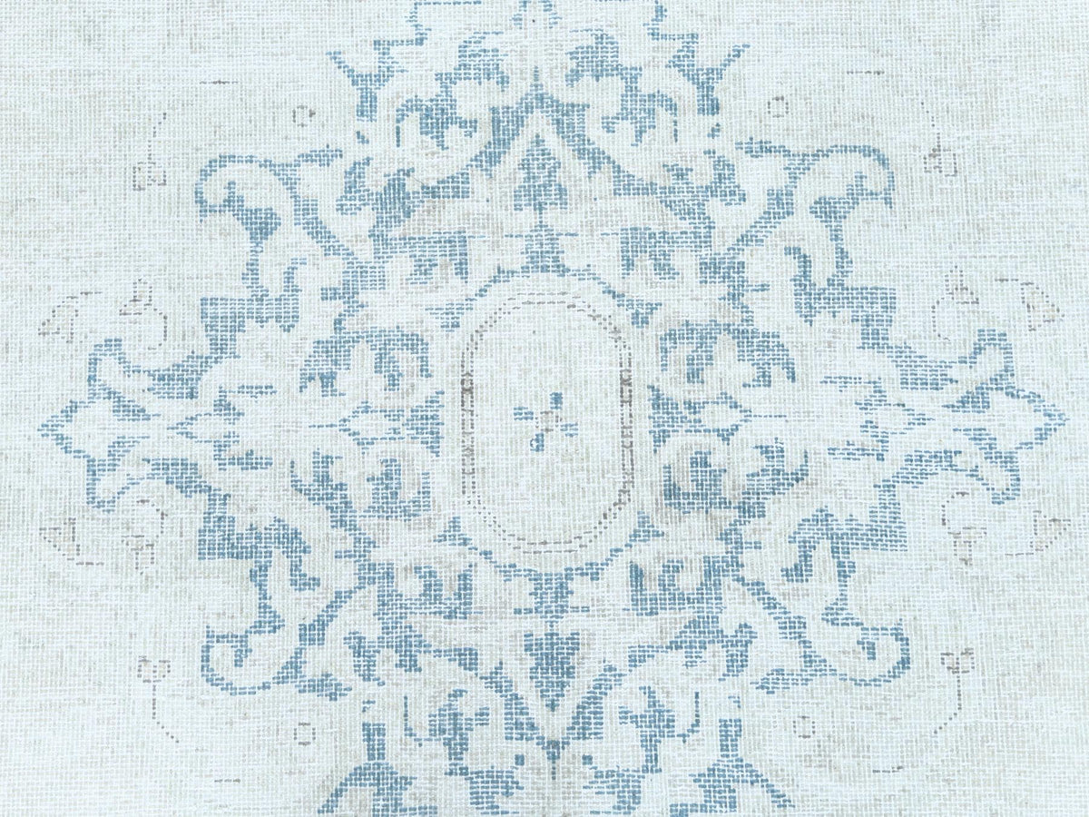 Kerman Vintage hand-knotted worn wool rug in Ivory & Denim Blue, 9'6" x 12'9" — SKU O081611 (view 8)
