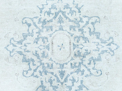 Kerman Vintage hand-knotted worn wool rug in Ivory & Denim Blue, 9'6" x 12'9" — SKU O081611 (view 8)