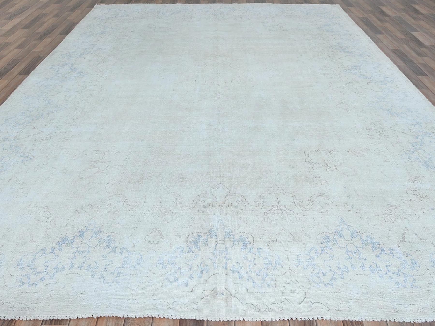 Kerman Vintage hand-knotted worn wool rug in Ivory & Navy Blue, 9'10" x 13'7" — SKU O081623 (view 2)