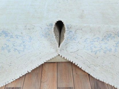 Kerman Vintage hand-knotted worn wool rug in Ivory & Navy Blue, 9'10" x 13'7" — SKU O081623 (view 5)