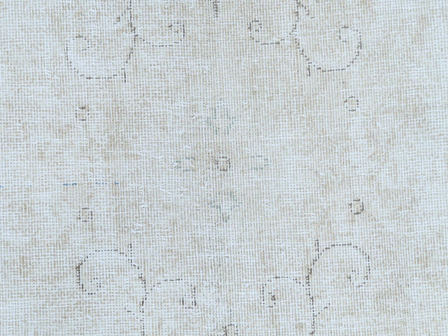 Kerman Vintage hand-knotted worn wool rug in Ivory & Navy Blue, 9'10" x 13'7" — SKU O081623 (view 8)