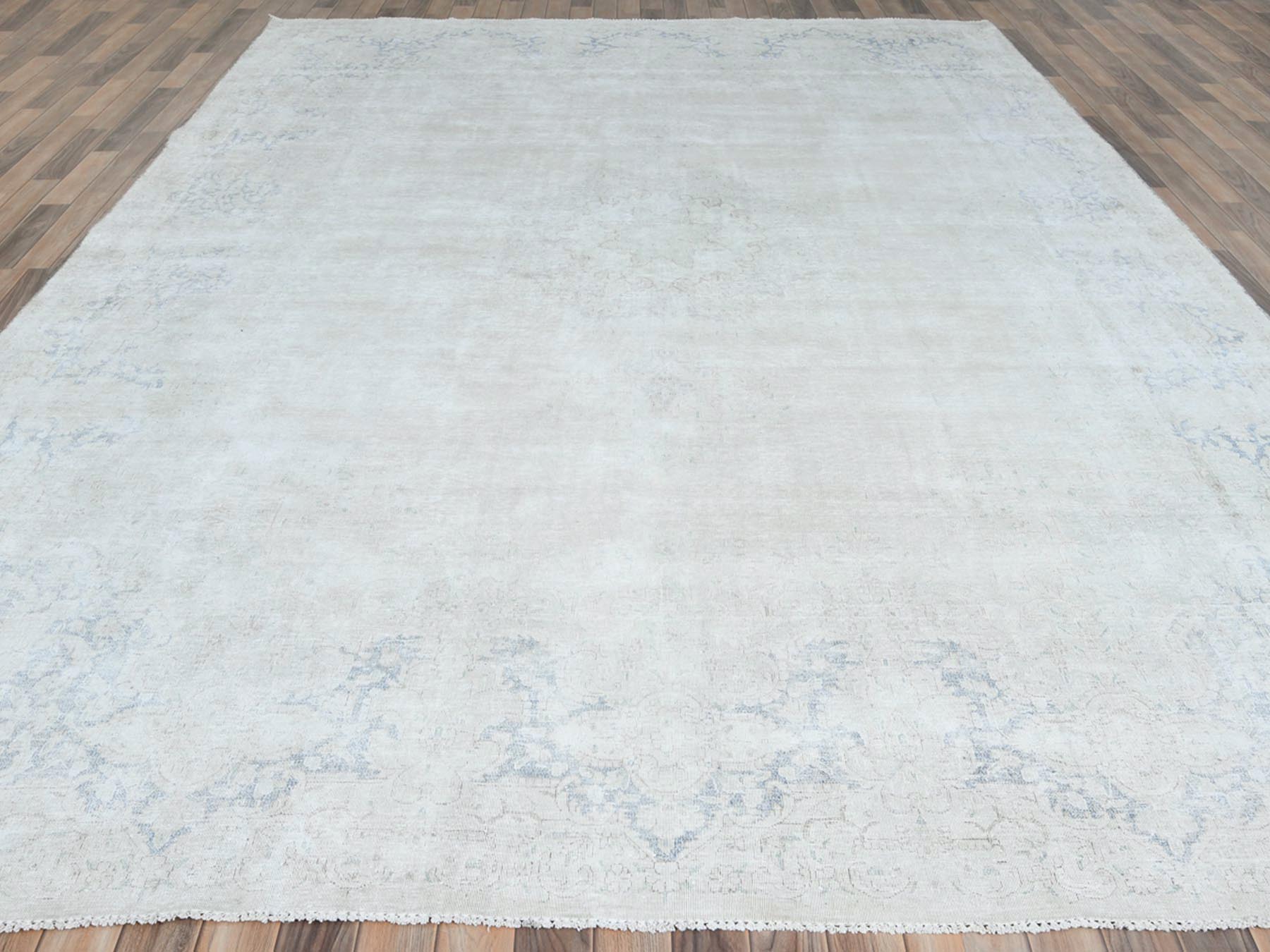 Kerman Vintage hand-knotted worn wool rug in Ivory & Navy Blue, 9'7" x 12'10" — SKU O081625 (view 2)