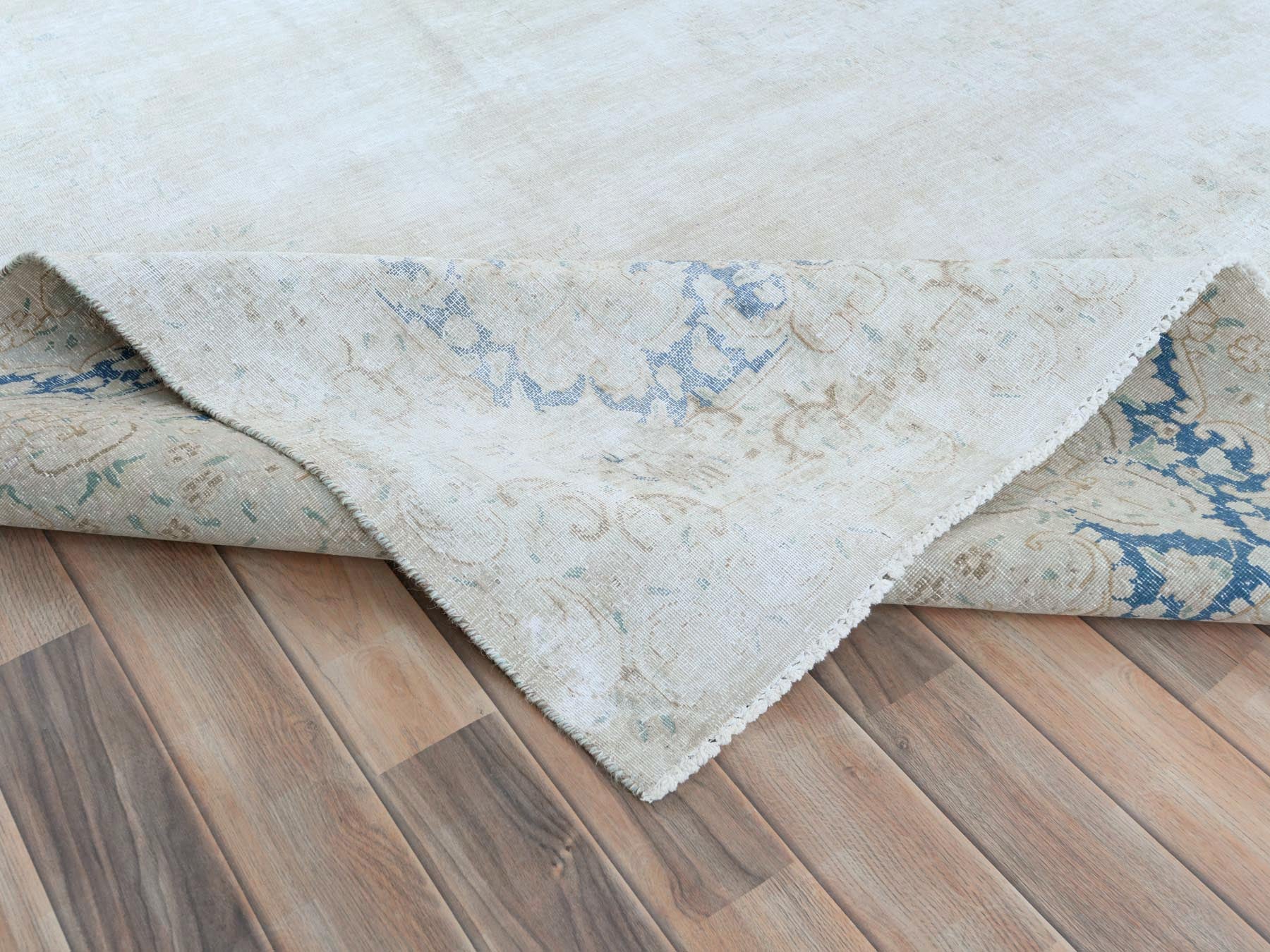 Kerman Vintage hand-knotted worn wool rug in Ivory & Navy Blue, 9'7" x 12'10" — SKU O081625 (view 6)