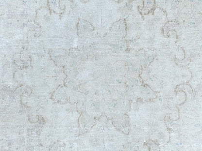 Kerman Vintage hand-knotted worn wool rug in Ivory & Navy Blue, 9'7" x 12'10" — SKU O081625 (view 8)