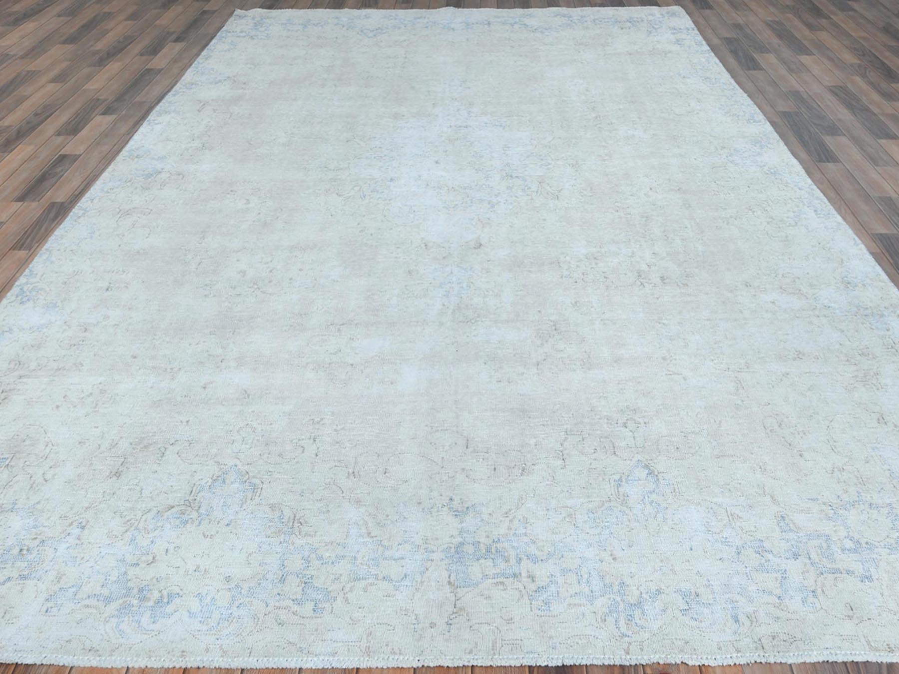 Kerman Vintage hand-knotted worn wool rug in Ivory & Denim Blue, 8'2" x 13' — SKU O081629 (view 2)