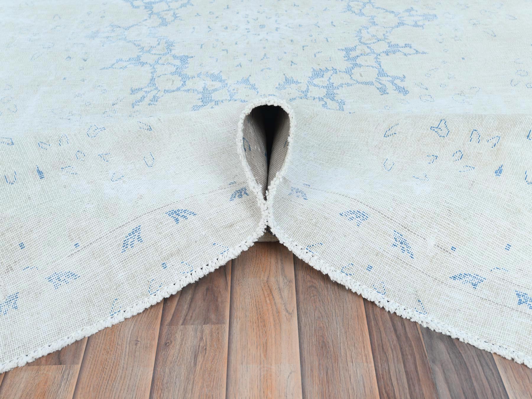 Kerman Vintage hand-knotted worn wool rug in Ivory, 7'2" x 10' — SKU O081632 (view 5)