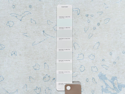 Kerman Vintage hand-knotted worn wool rug in Ivory, 7'2" x 10' — SKU O081632 (view 7)