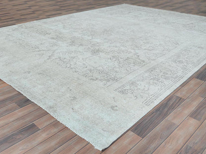 Tabriz Vintage hand-knotted worn wool rug in Ivory, 9'3" x 13' — SKU O081688 (view 3)