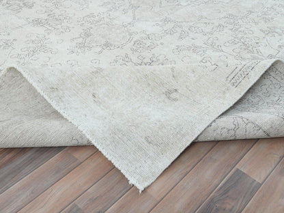 Tabriz Vintage hand-knotted worn wool rug in Ivory, 9'3" x 13' — SKU O081688 (view 6)