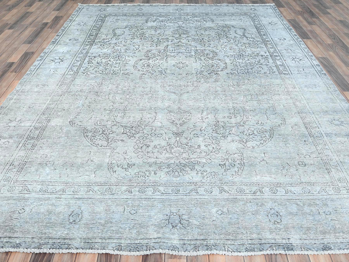 Tabriz Vintage hand-knotted worn wool rug in Ivory, 8'2" x 11'2" — SKU O081704 (view 2)