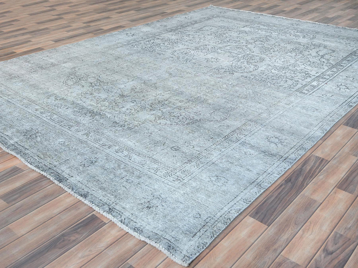 Tabriz Vintage hand-knotted worn wool rug in Ivory, 8'2" x 11'2" — SKU O081704 (view 3)