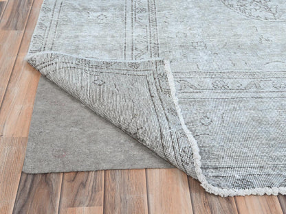 Tabriz Vintage hand-knotted worn wool rug in Ivory, 8'2" x 11'2" — SKU O081704 (view 4)